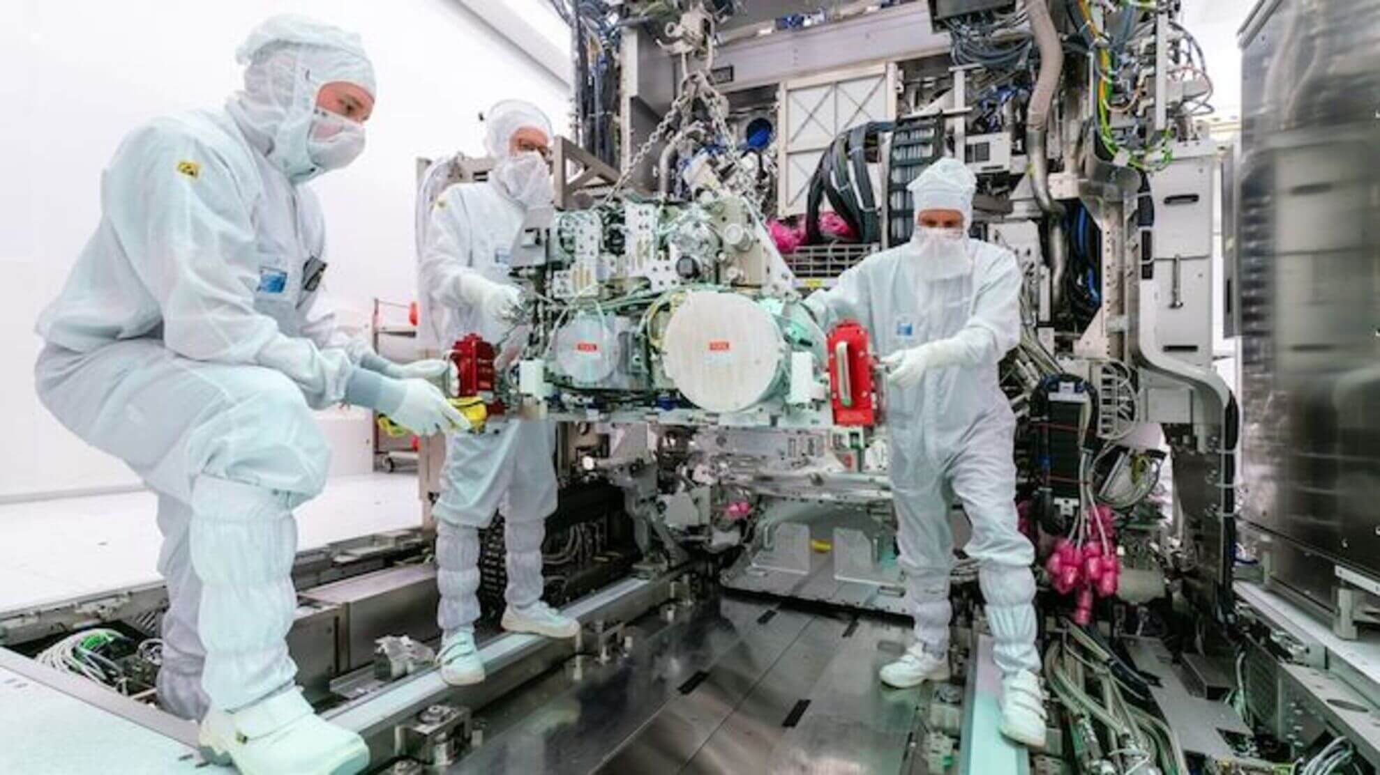 ASML збільшує виробництво літографічних сканерів для виготовлення 2-нм чипів
