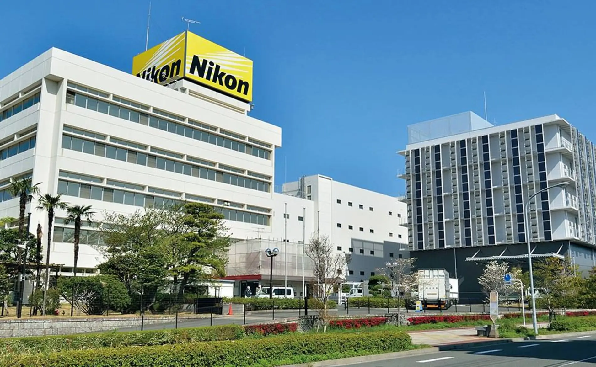 Nikon зосереджується на китайському ринку напівпровідників
