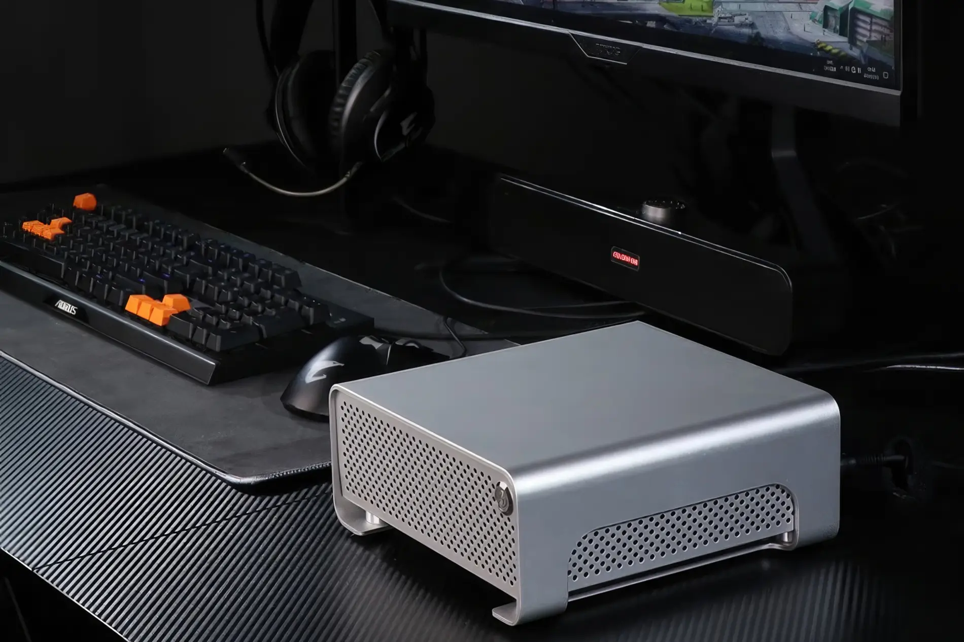 Gigabyte випустила міні-ПК Metal Gear Plus ITX з процесорами AMD Ryzen 8000G