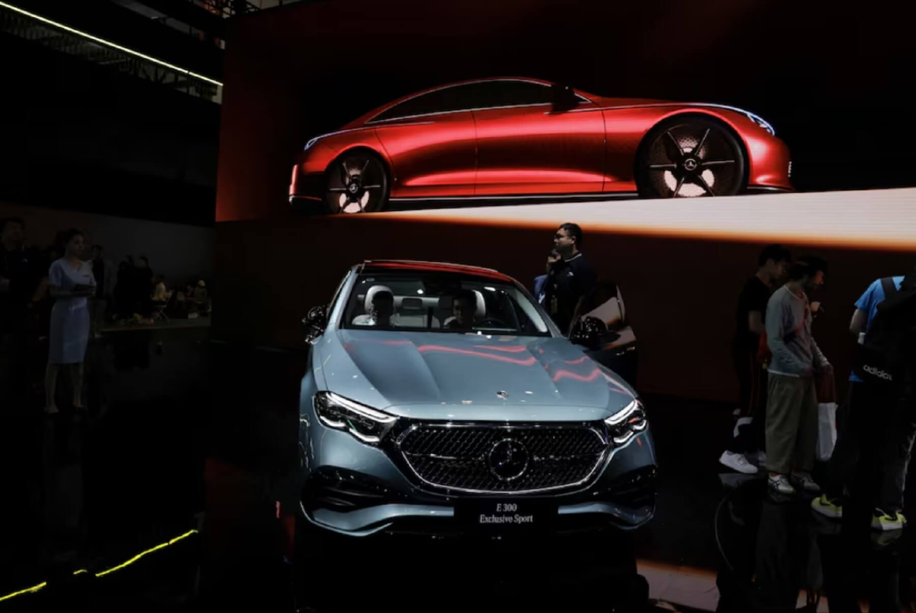 Mercedes-Benz інвестує в розробку автономних систем водіння