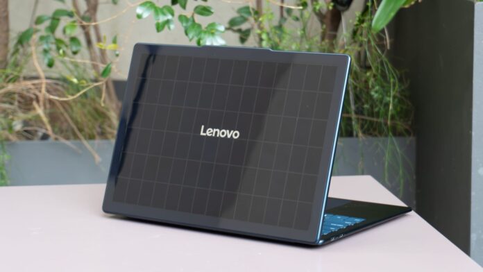 Ноутбук з енергетичною автономністю: Lenovo презентувала модель, що заряджається від сонячного світла