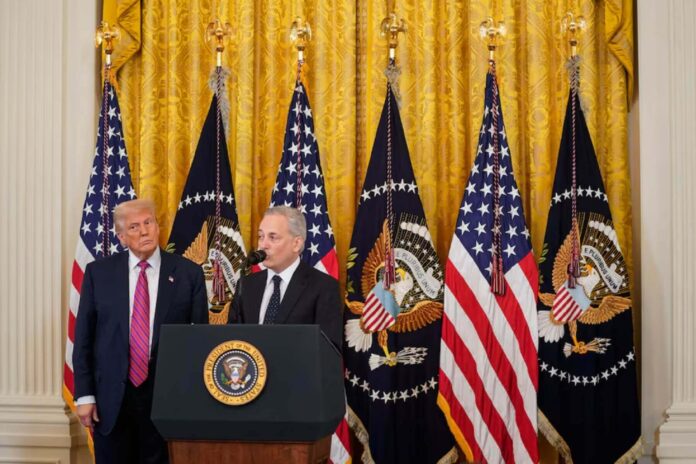 Дональд Трамп підписав закон про регулювання стейблкоїнів