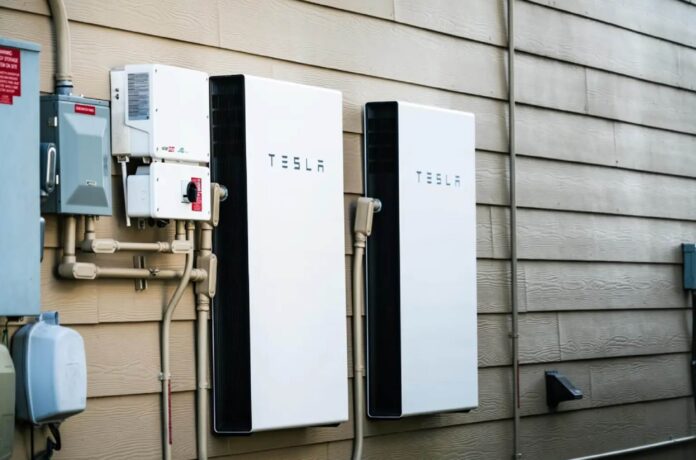 Tesla відкликає Powerwall 2 в Австралії через загрозу займання