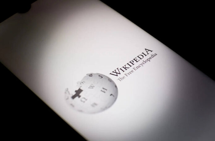 Wikipedia закликає компанії ШІ припинити парсинг і перейти на платний API