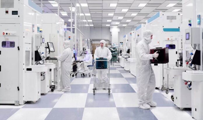 IBM представила новий експериментальний квантовий чіп Loon
