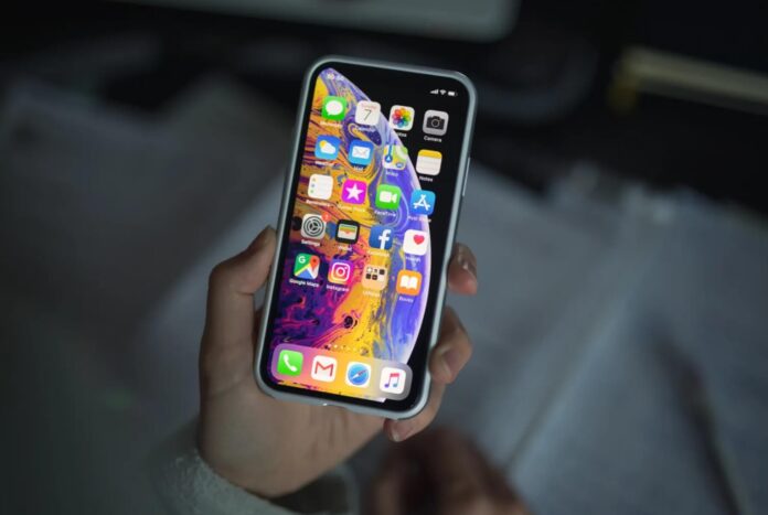 Google і Apple випускають екстренні оновлення безпеки