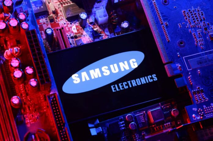 США дозволили Samsung і SK Hynix постачати обладнання для чипів у Китай