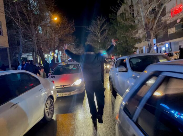 Іран майже повністю відключили від інтернету на тлі масових протестів