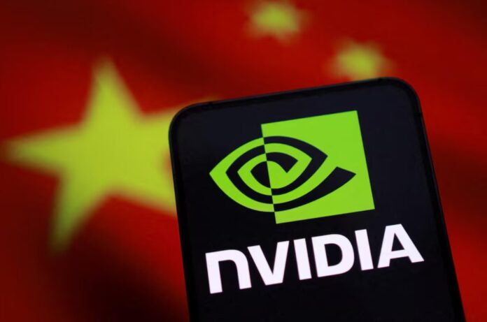 Китай блокує імпорт потужних чіпів Nvidia H200