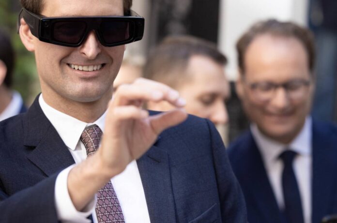 Навіщо Snap створює дочірню компанію Specs Inc