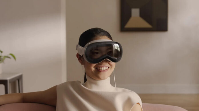 YouTube запускає окремий застосунок для Apple Vision Pro
