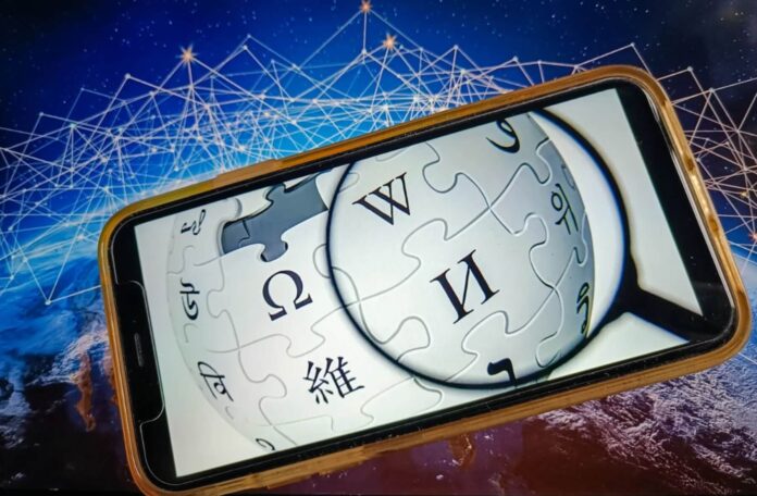 Wikipedia обмежує використання ШІ в написанні статей