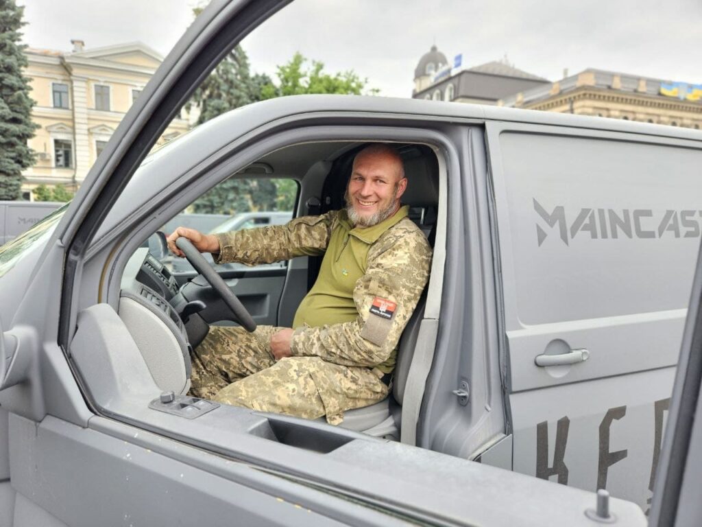 IT-компанії та бізнес на захисті України: Сірі автомобілі від MK Foundation та Максима Кріппи для ЗСУ