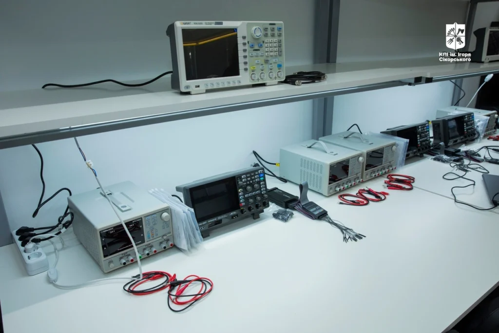 У КПІ відкрили нову лабораторію NDA LAB KPI для роботи з радіосистемами